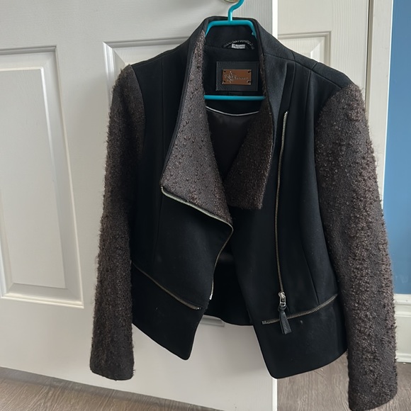 Mackage wool coat black and brown, cute zip off to crop jacket size small - Picture 6 of 7